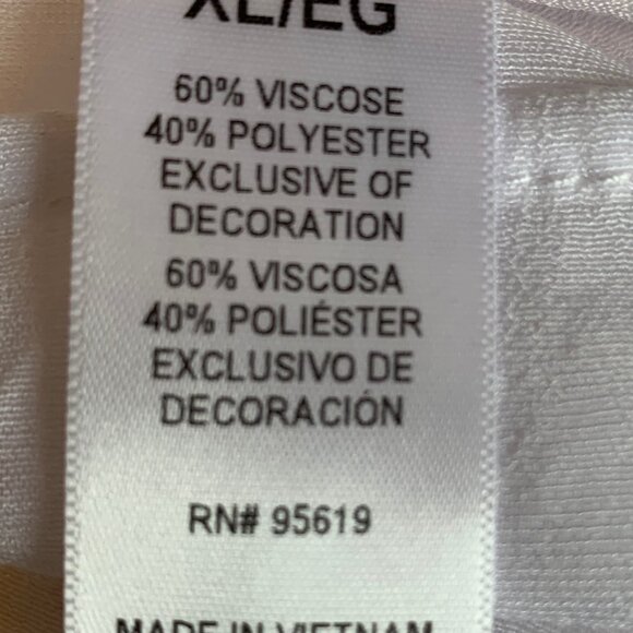 FEVER WHITE SLEEVELESS ROUND NECK TOP NWT - Picture 6 of 7